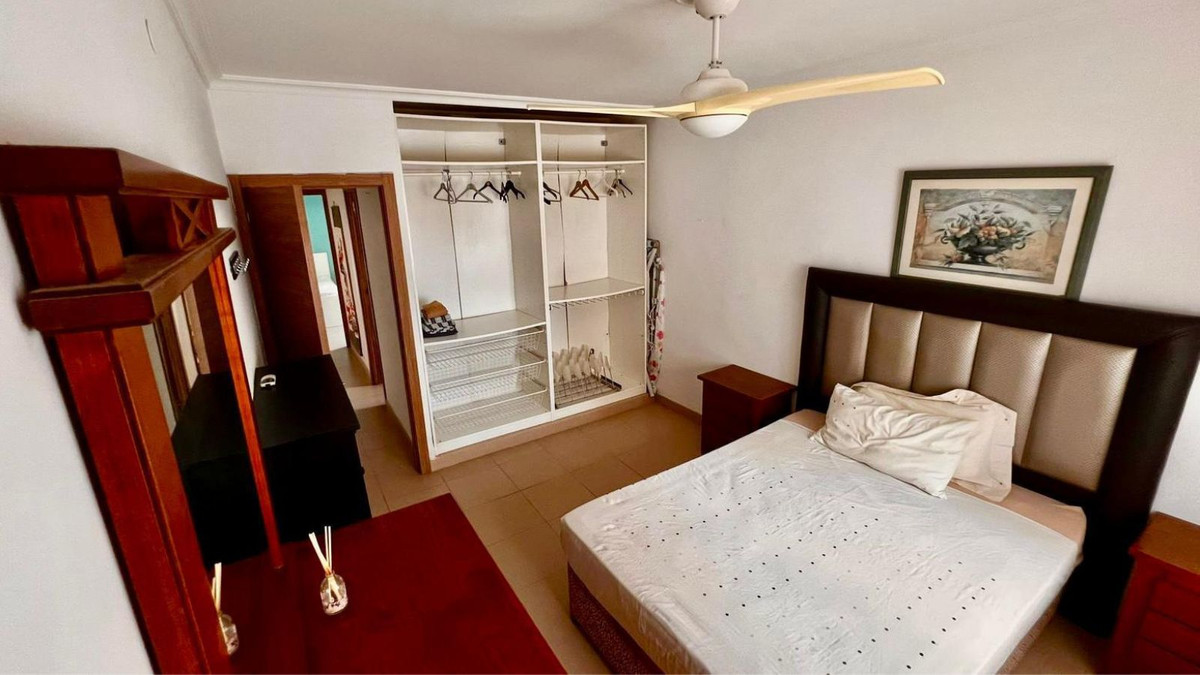 5 Bedroom Villa in Fuengirola - Photo 10