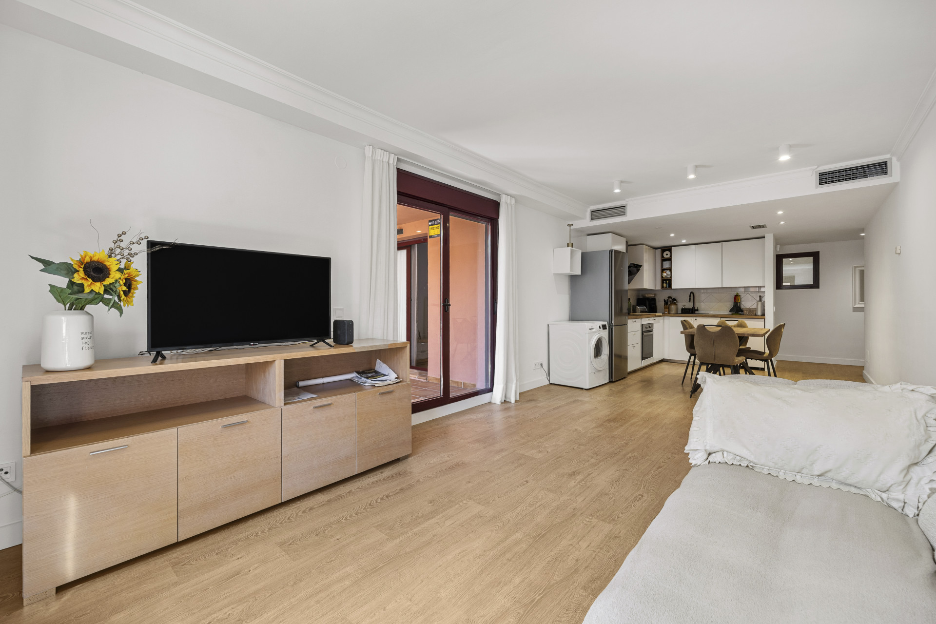2 Bedroom Apartment in Benahavís - Foto 2