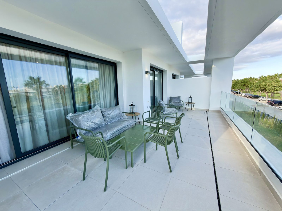 2 Bedroom Apartment in Estepona - Photo 19
