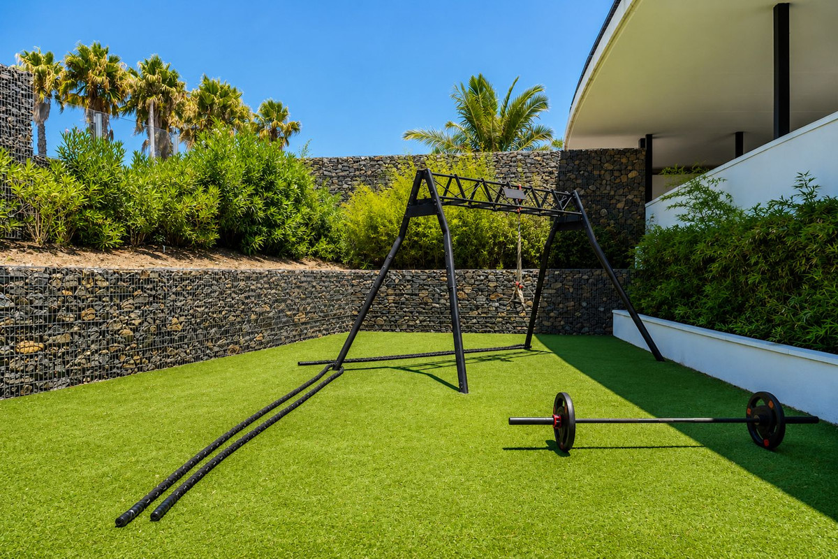 4 Bedroom Apartment in Estepona - Фото 34