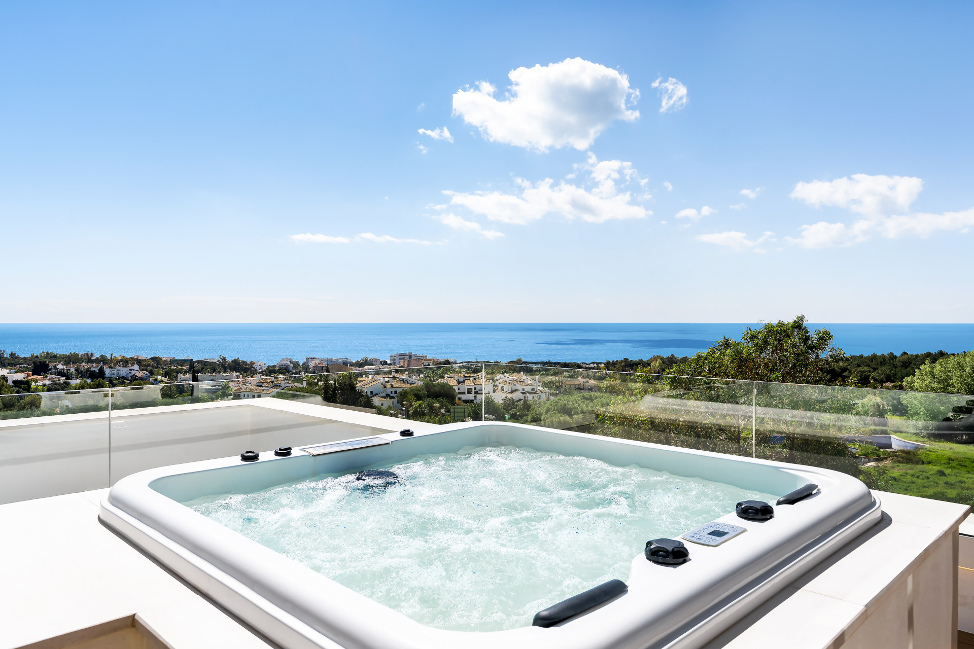 4 Bedroom Villa in Marbella - Photo 4