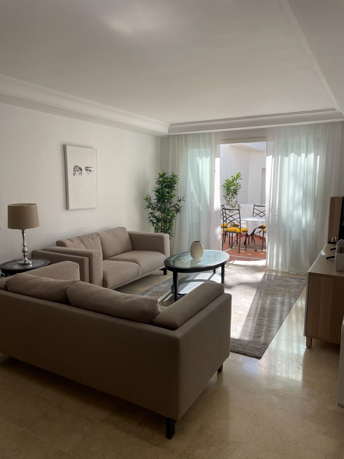2 Bedroom Apartment in Marbella - Photo 2