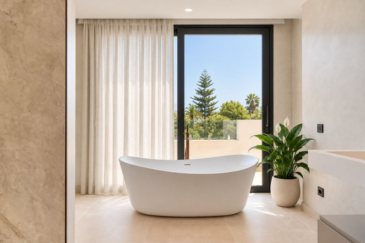 5 Bedroom Villa in Marbella - Photo 20