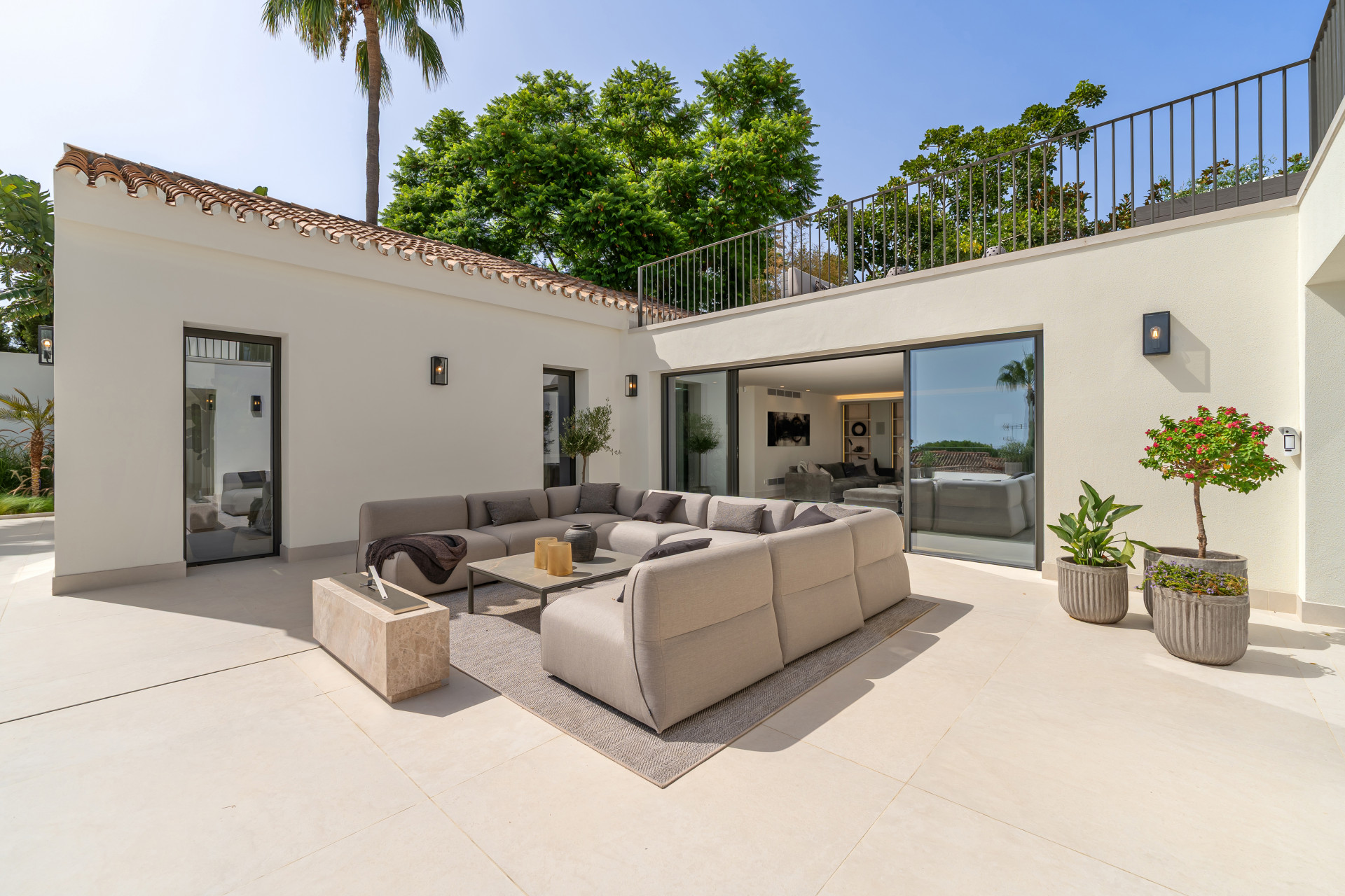 5 Bedroom Villa in Marbella - Photo 9