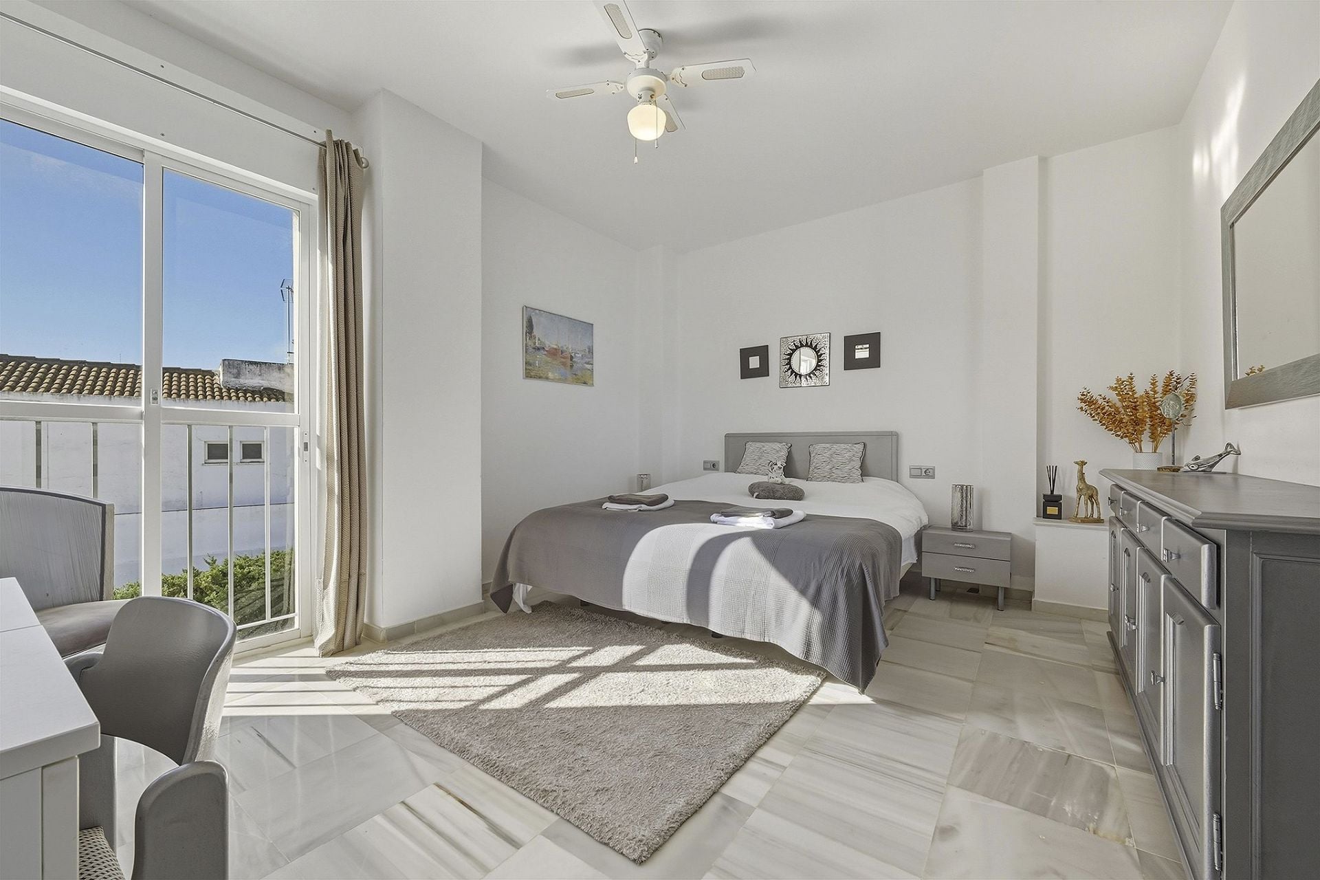 8 Bedroom Villa in Marbella - Photo 14