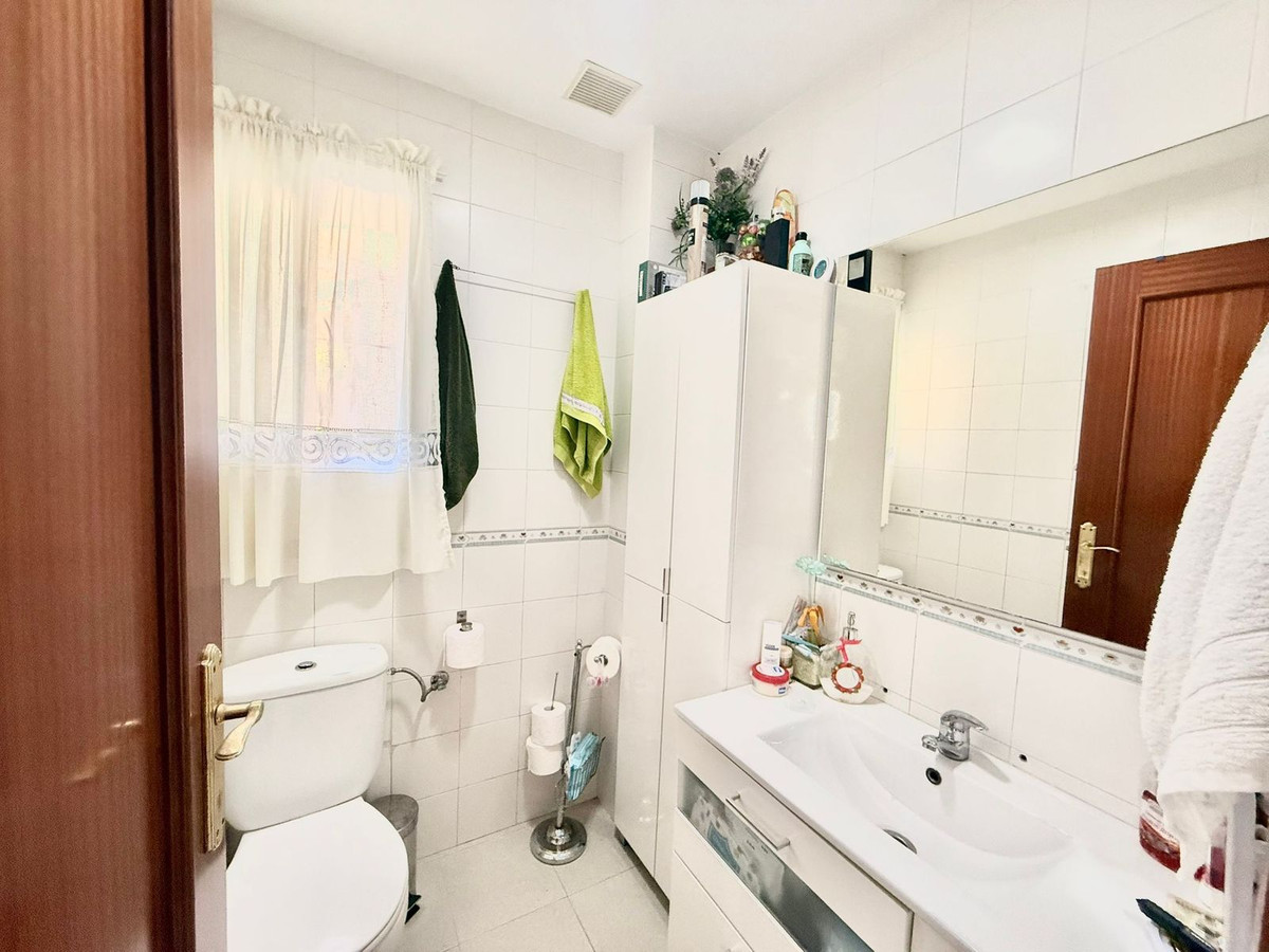 3 Bedroom Villa in Fuengirola - Photo 5
