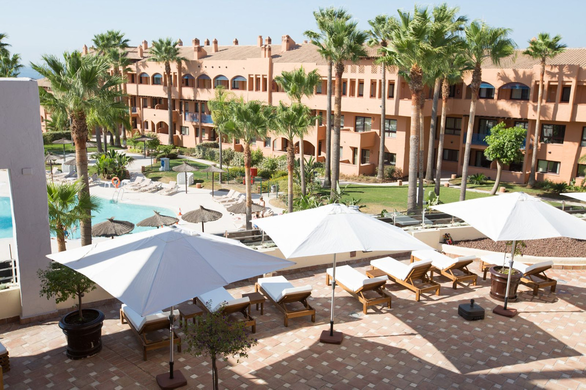 1 Bedroom Apartment in Estepona - Foto 3