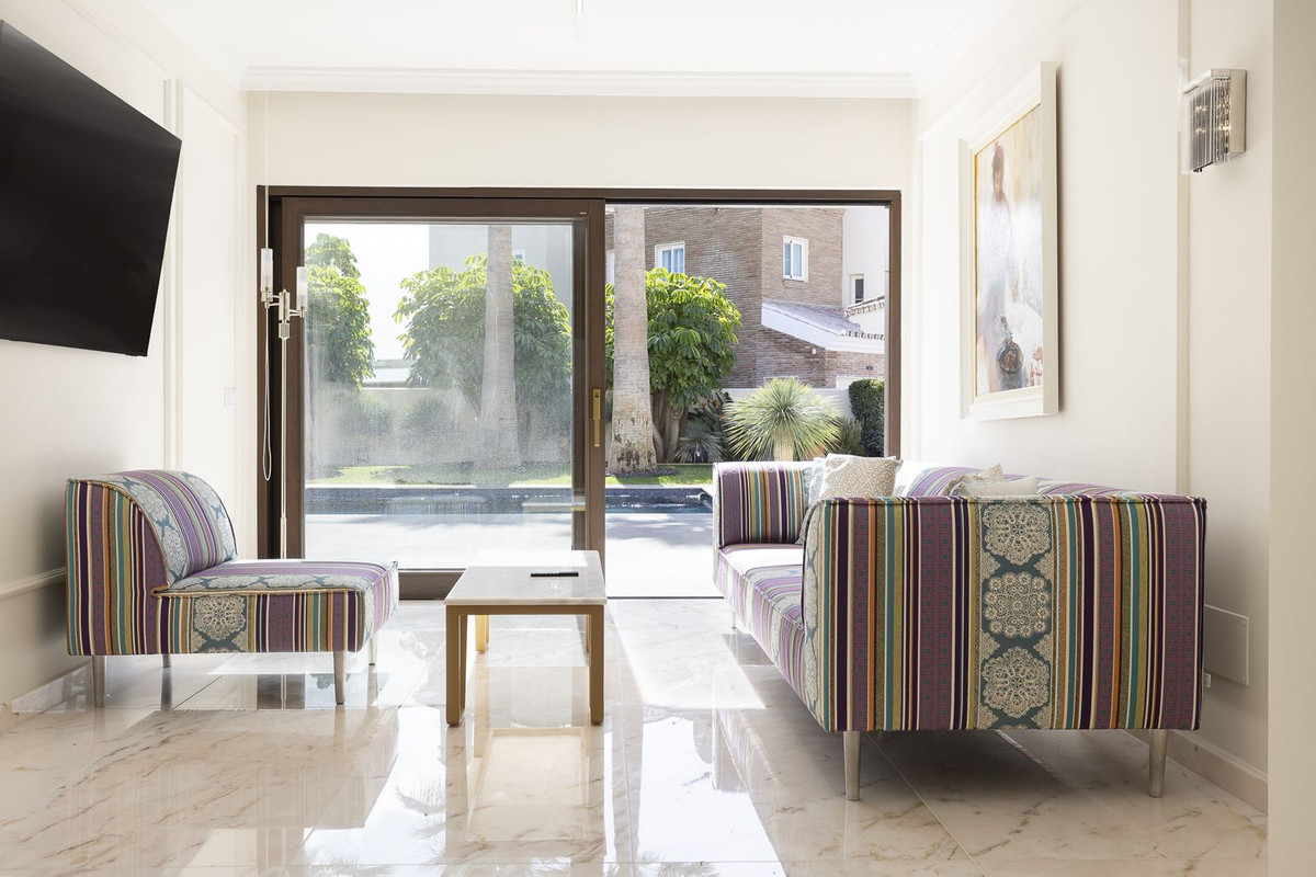 6 Bedroom Villa in Mijas - Photo 37