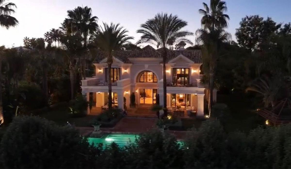 8 Bedroom Villa in San Pedro de Alcántara - Photo 2