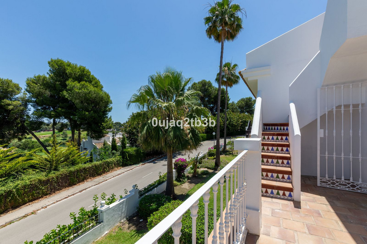 3 Bedroom Townhouse in Marbella - Photo 9