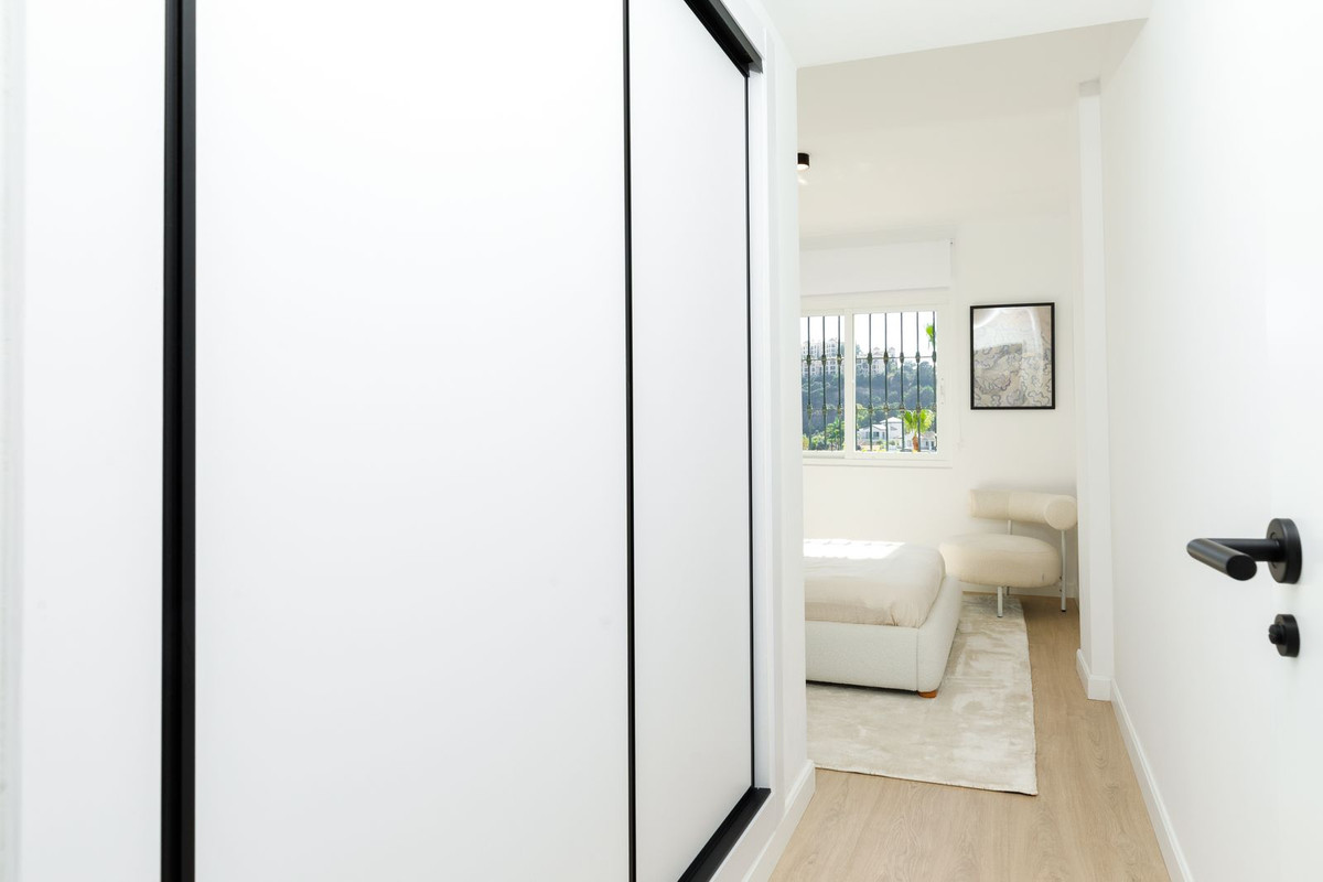 3 Bedroom Apartment in Benahavís - Photo 20