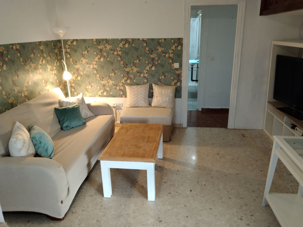 4 Bedroom Villa in Málaga - Photo 15