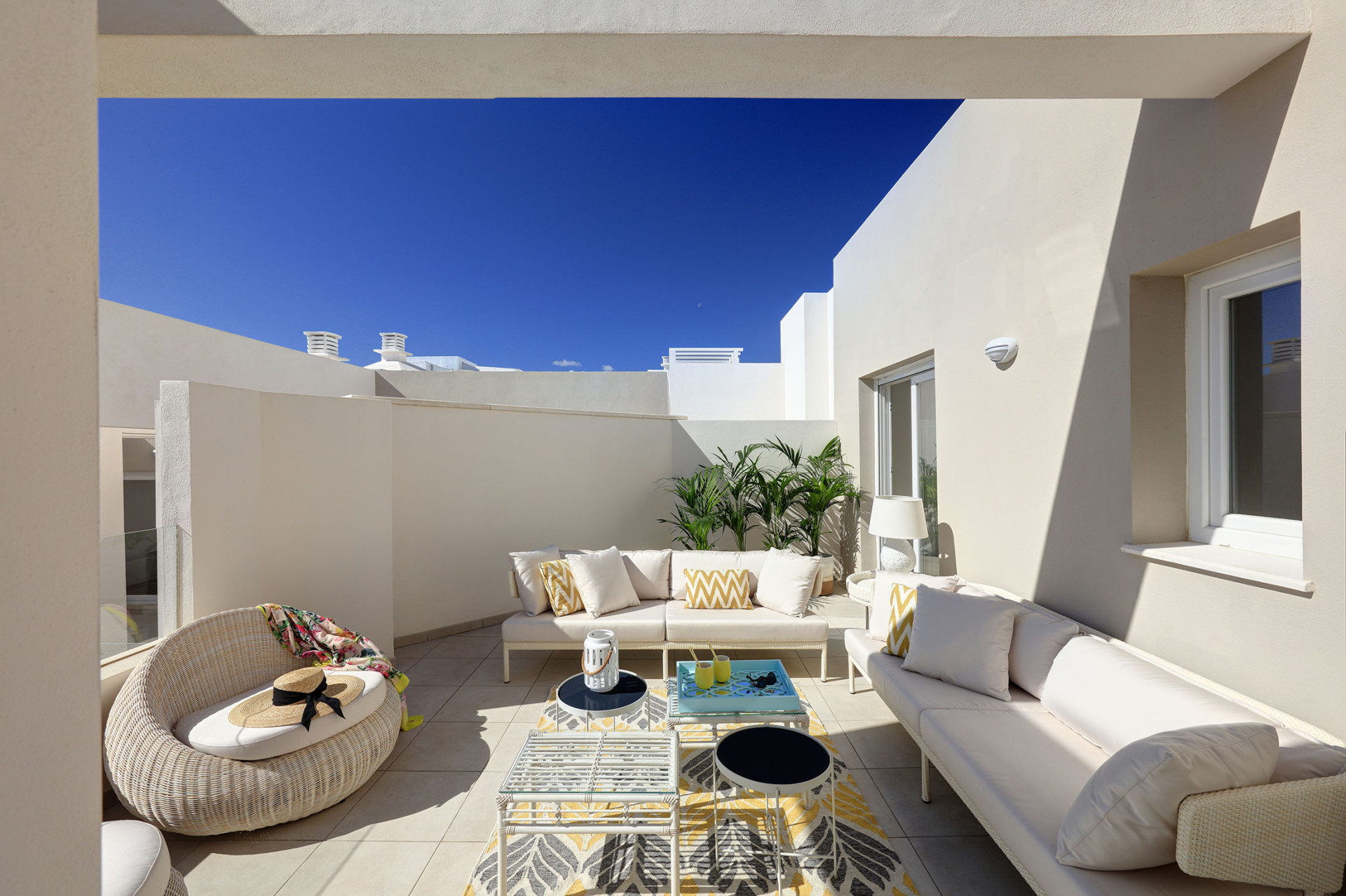 2 Bedroom Apartment in Marbella - Photo 11