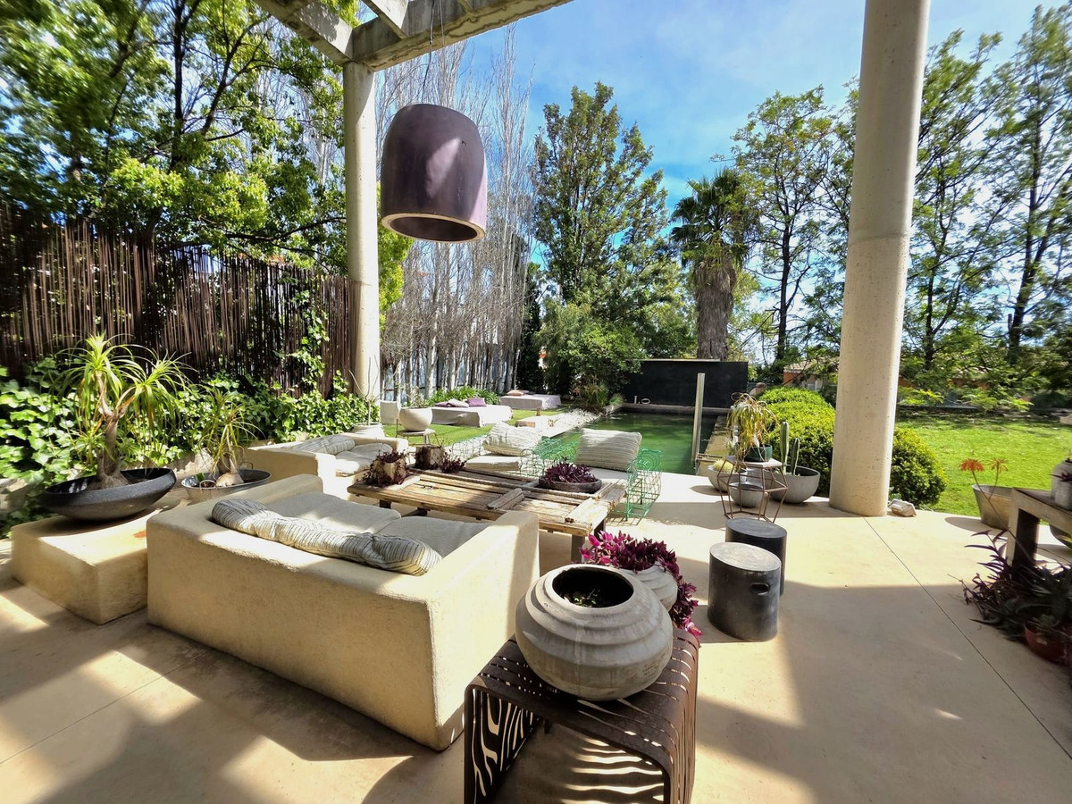 5 Bedroom Villa in Estepona - Photo 8