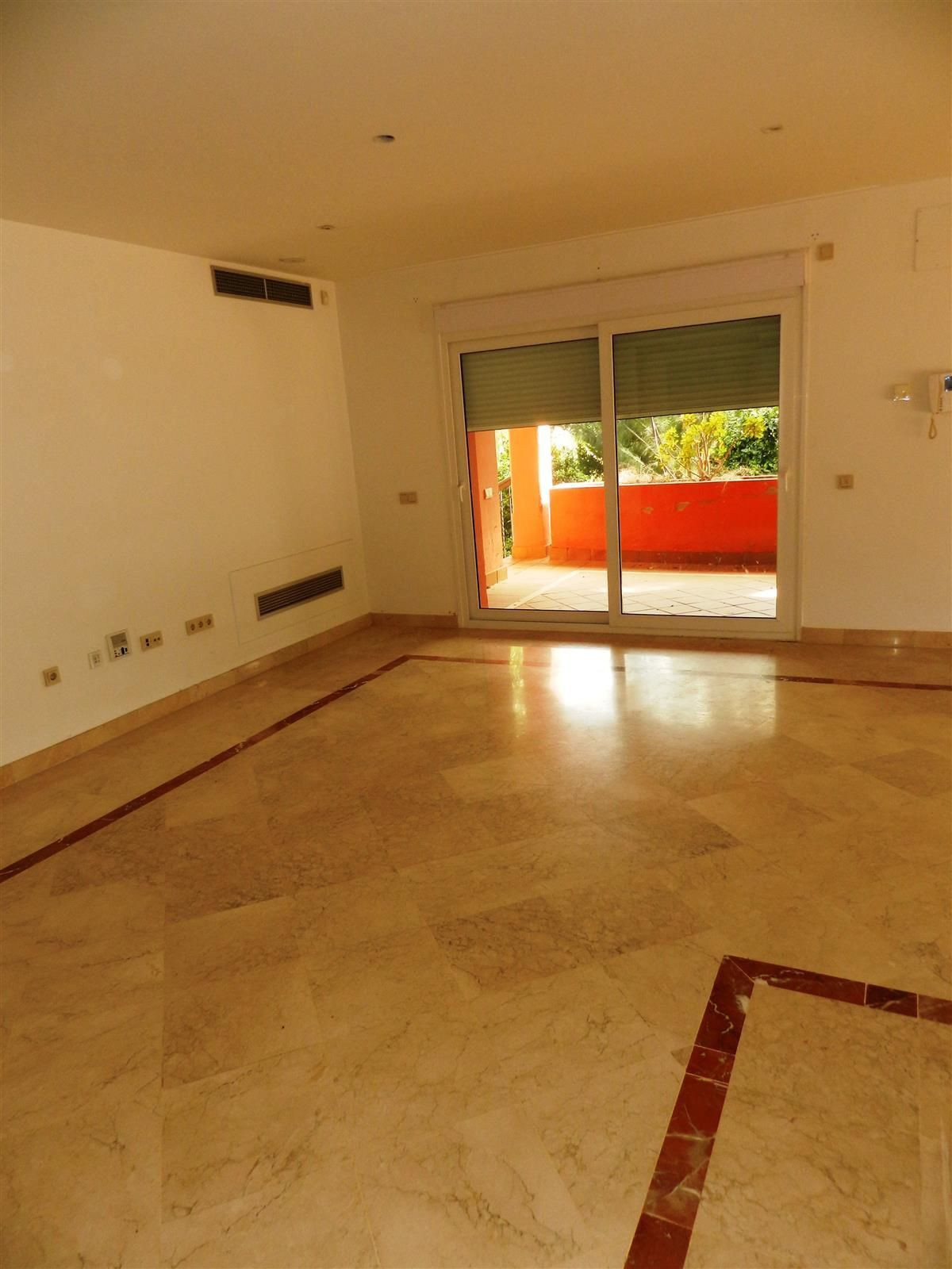 4 Bedroom Villa in Sotogrande - Photo 17