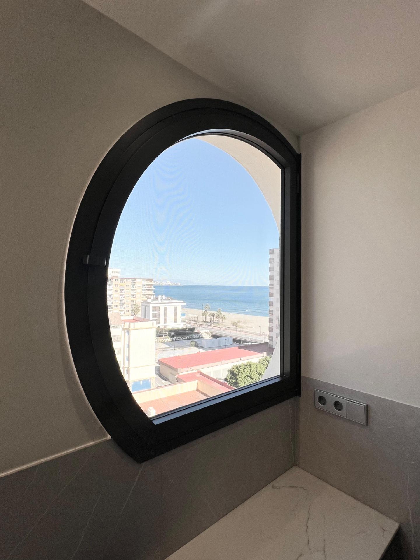 4 Bedroom Penthouse in Fuengirola - Photo 48