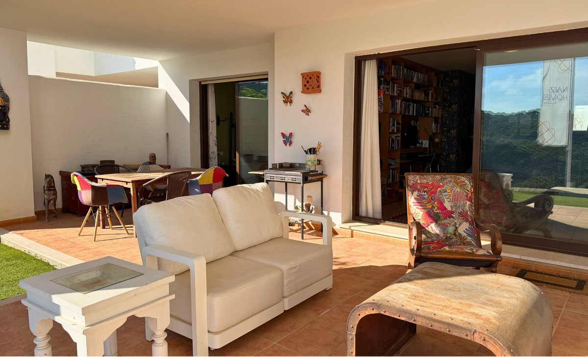 2 Bedroom Apartment in Casares - Photo 9