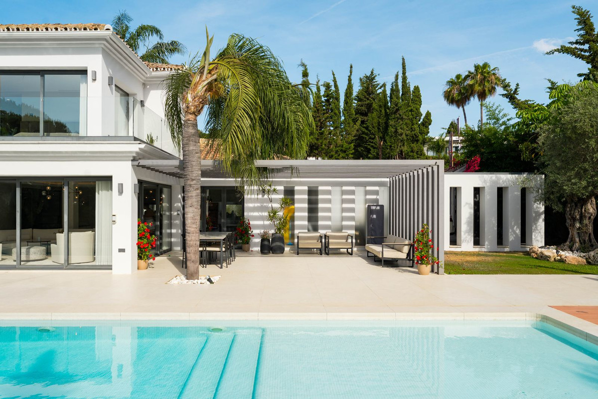 4 Bedroom Villa in Marbella - Photo 63