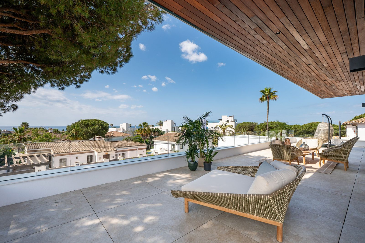 6 Bedroom Villa in Marbella - Photo 31