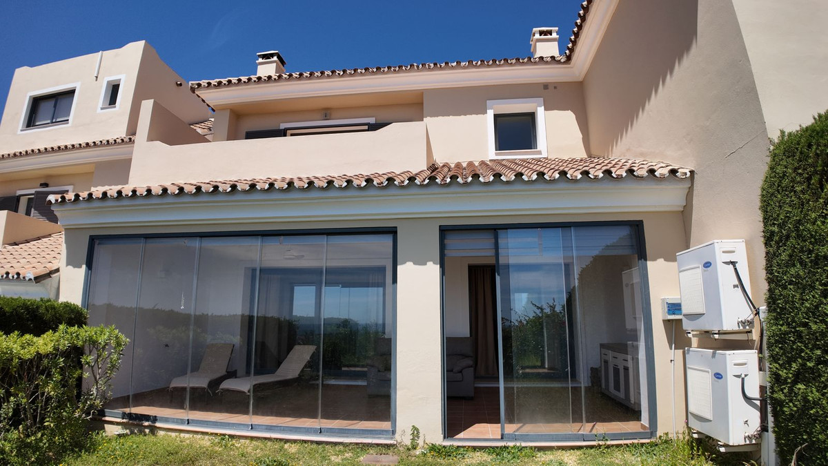 4 Bedroom Townhouse in Benahavís - Photo 69
