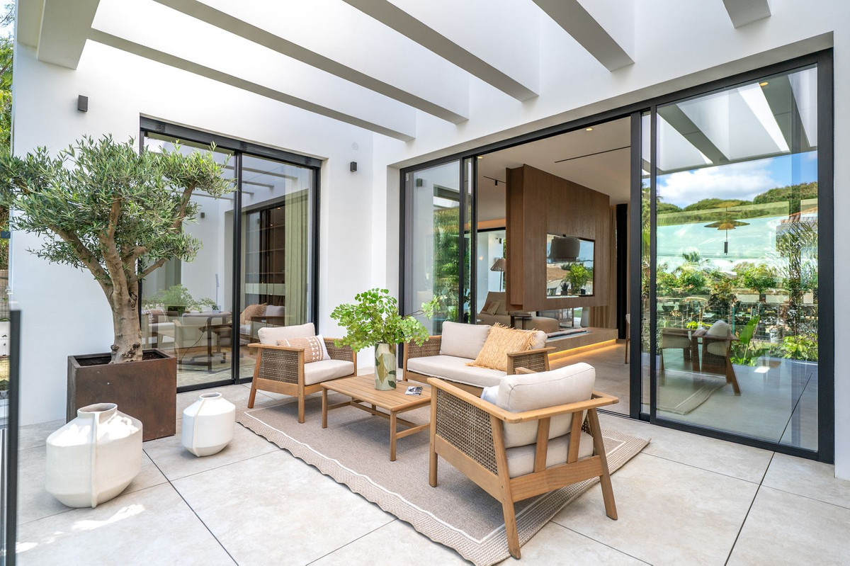 6 Bedroom Villa in Marbella - Photo 21
