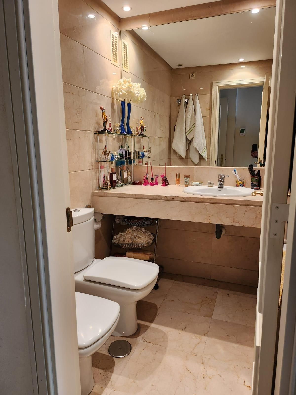 2 Bedroom Apartment in Marbella - Photo 19