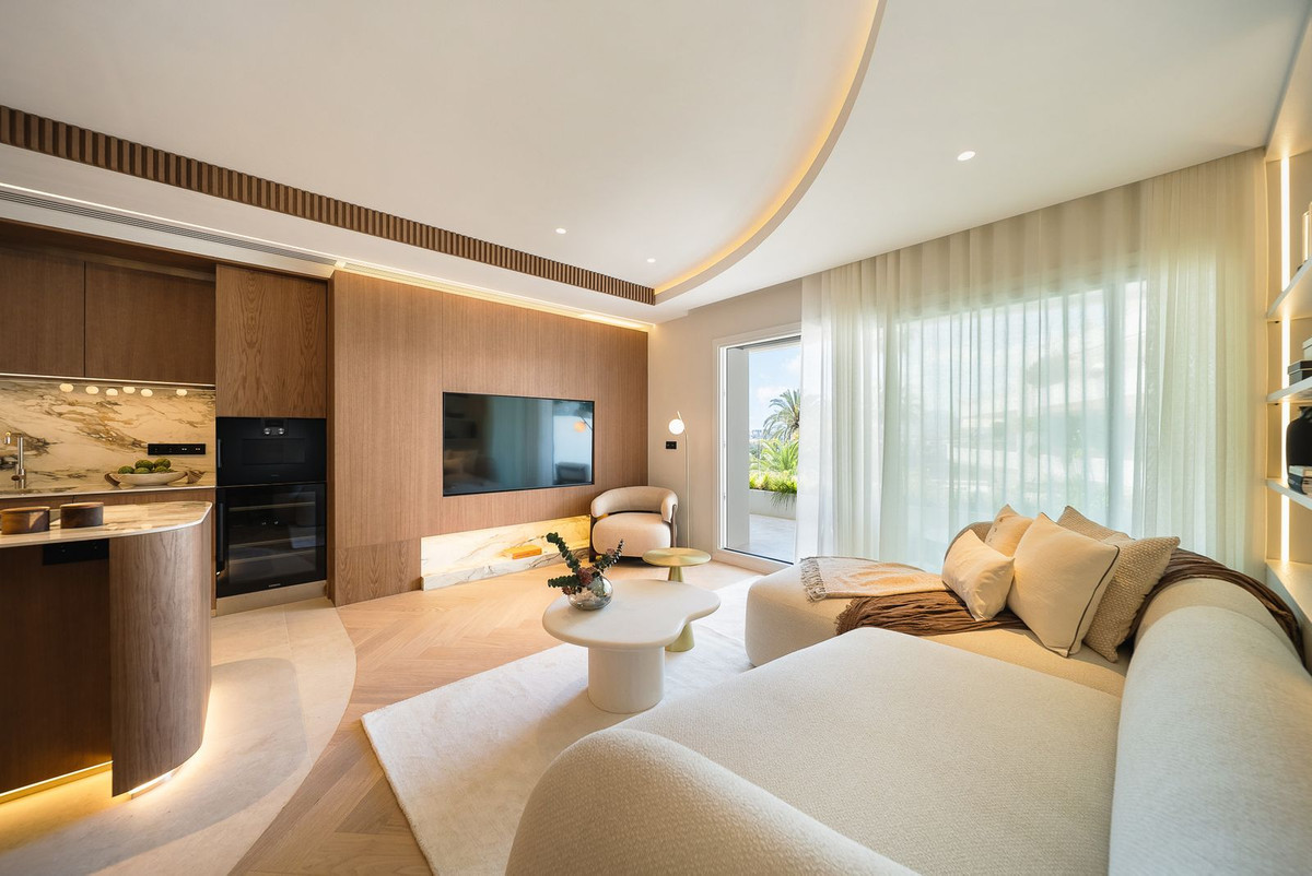 3 Bedroom Apartment in Marbella - Photo 32