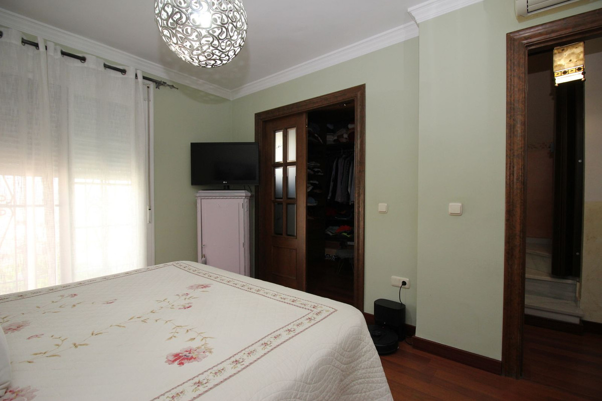 4 Bedroom Townhouse in Coín - Foto 12