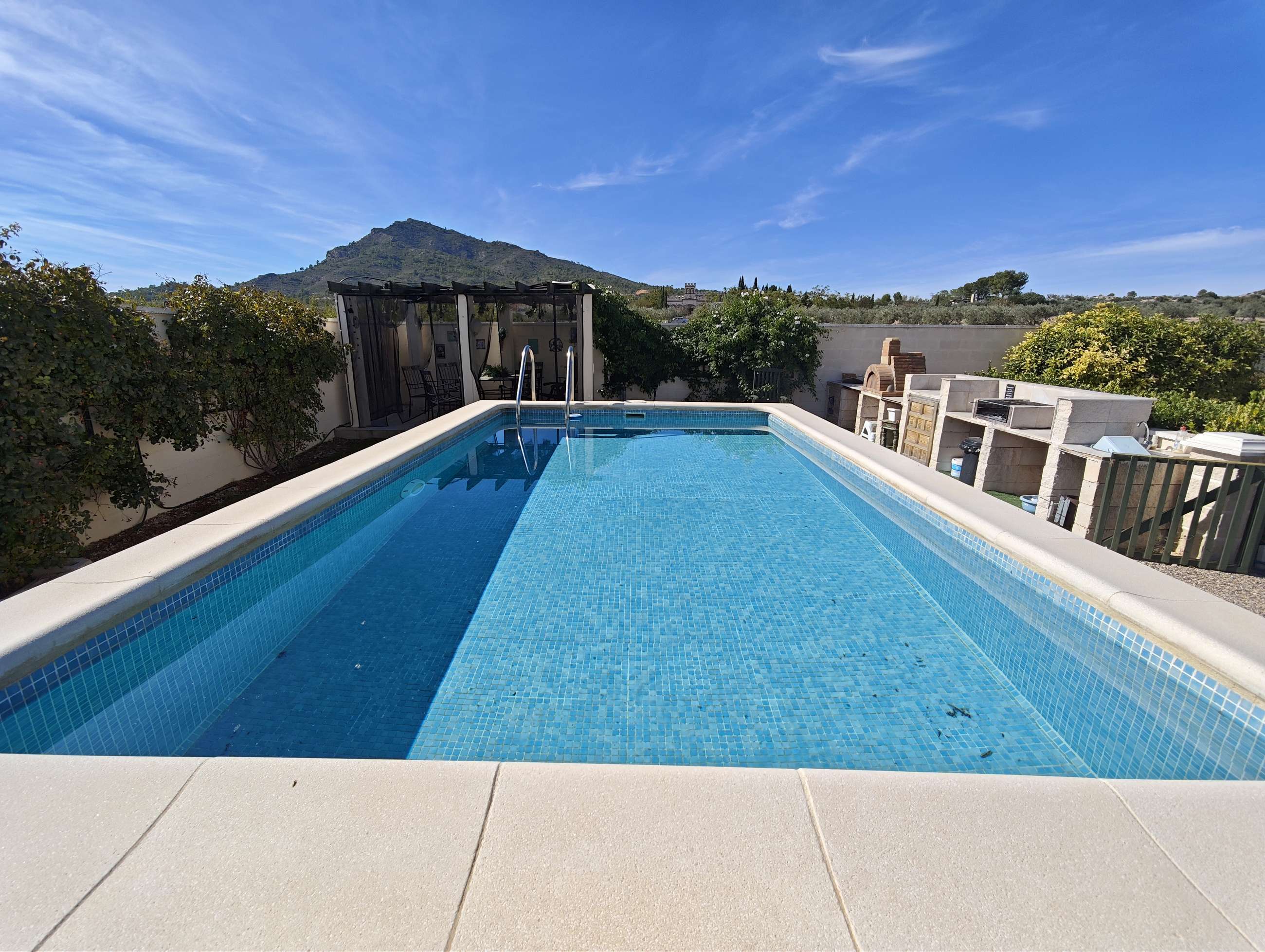 4-bedroom villa with pool in Albacete, Spain – Photo 2