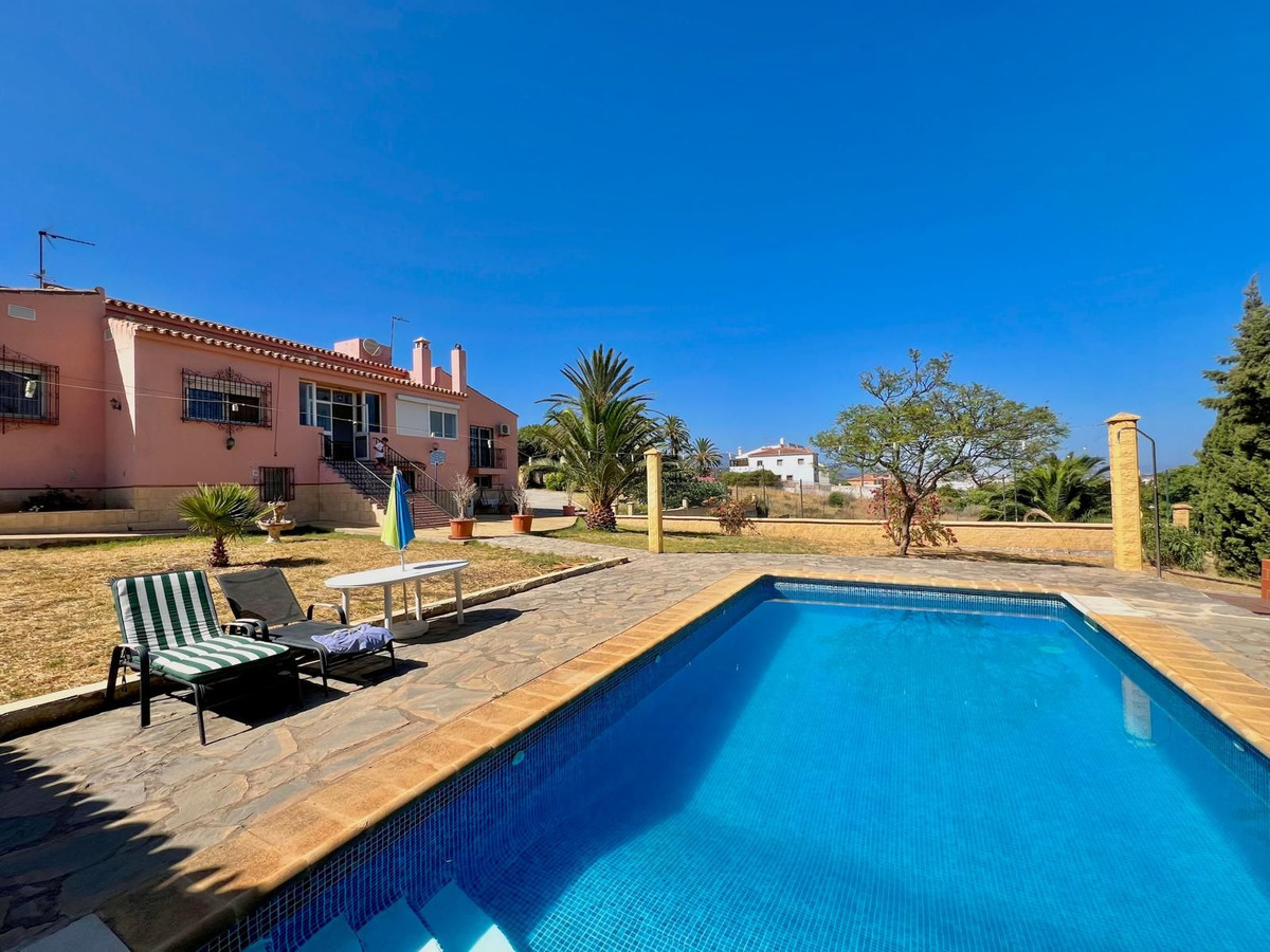 6 Bedroom Villa in Estepona