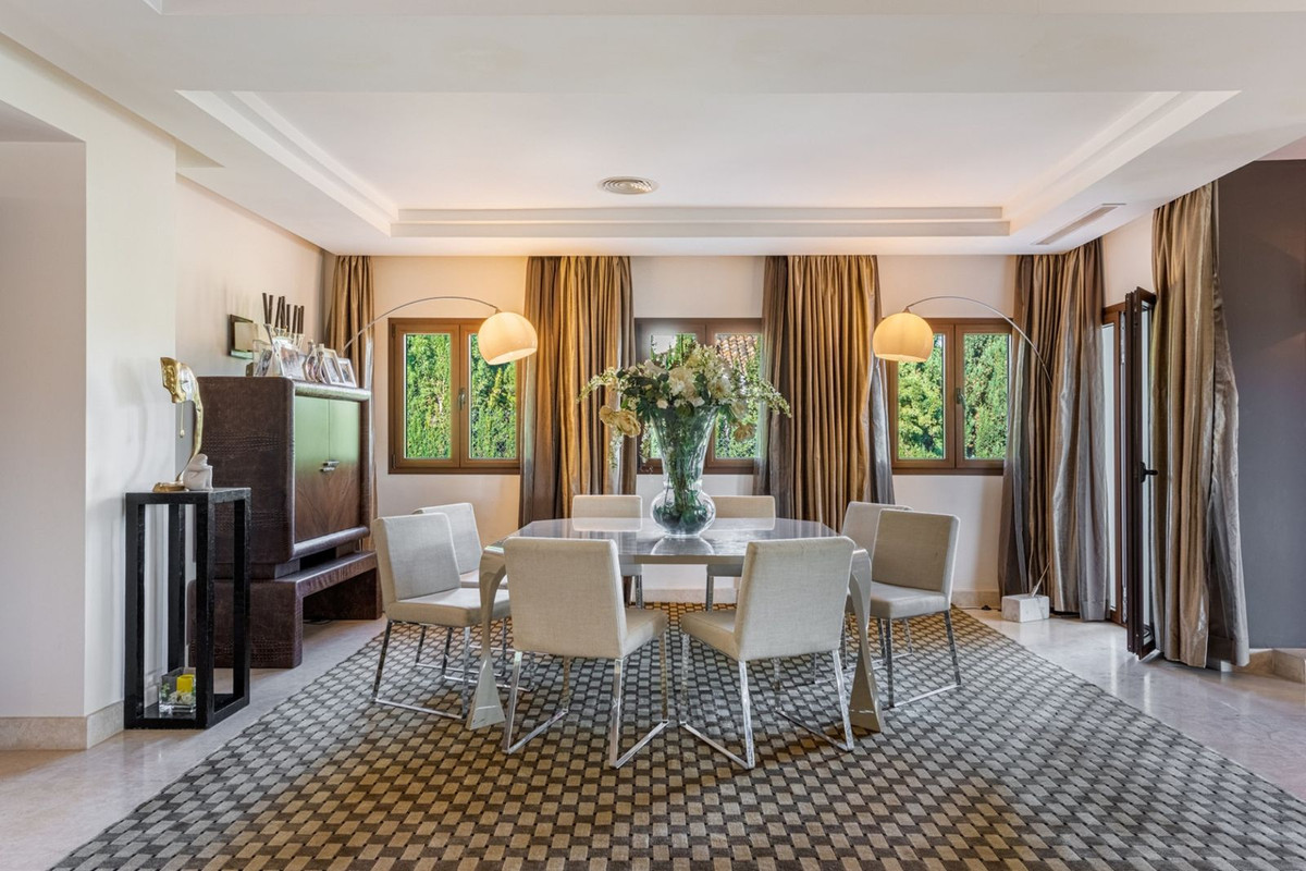 7 Bedroom Villa in Marbella - Photo 14