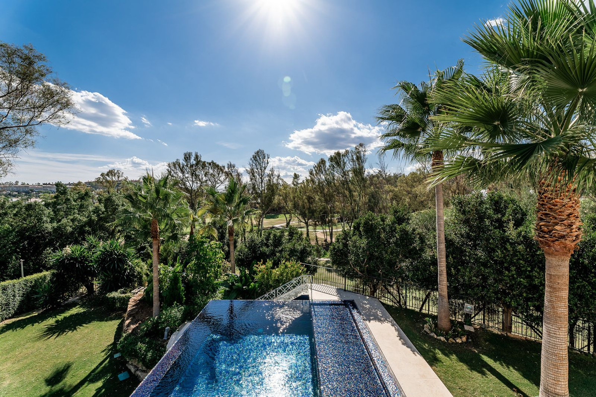 5 Bedroom Villa in Marbella - Photo 19