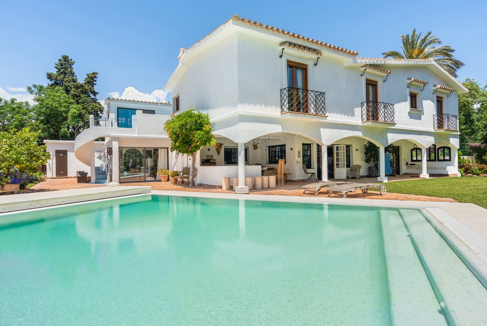 4 Bedroom Villa in San Pedro de Alcántara - Photo 4
