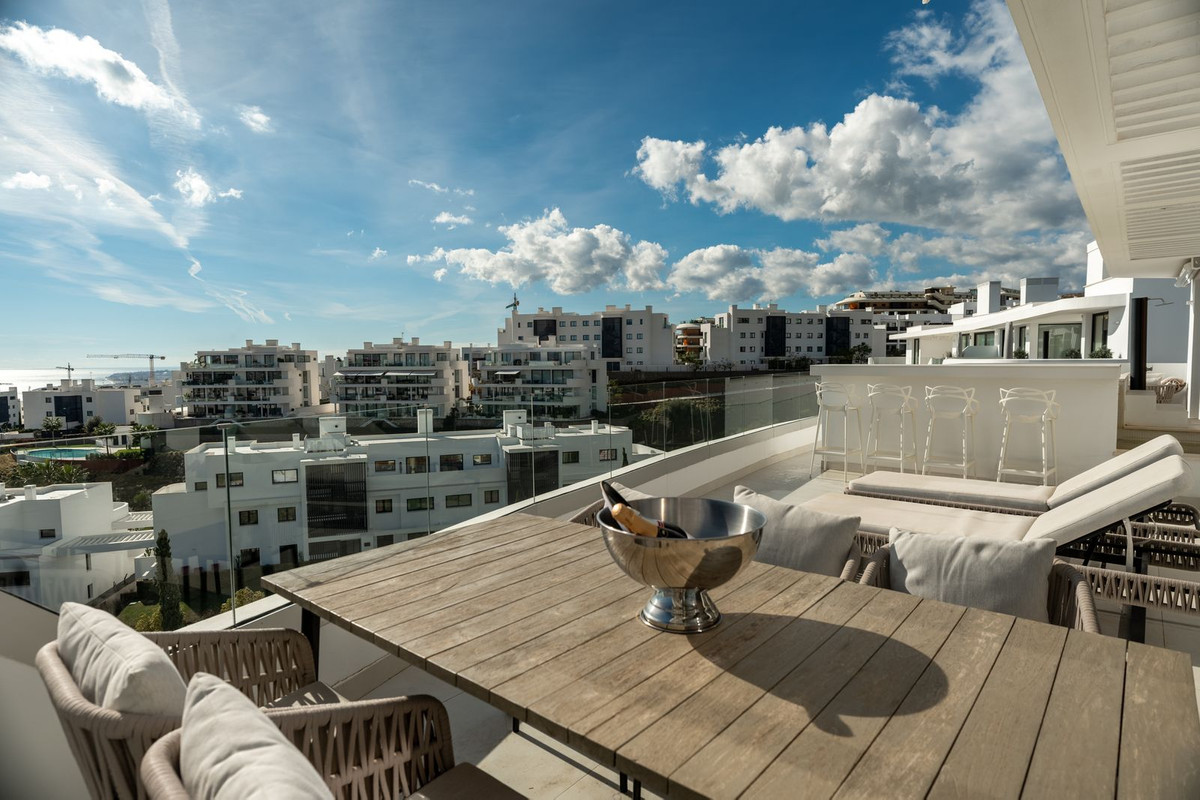 3 Bedroom Penthouse in Fuengirola - Photo 3