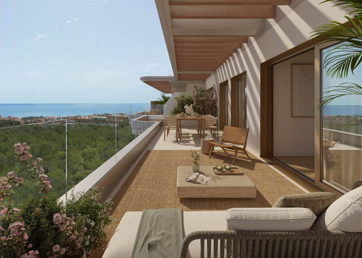 3 Bedroom Apartment in Torremolinos - Photo 3