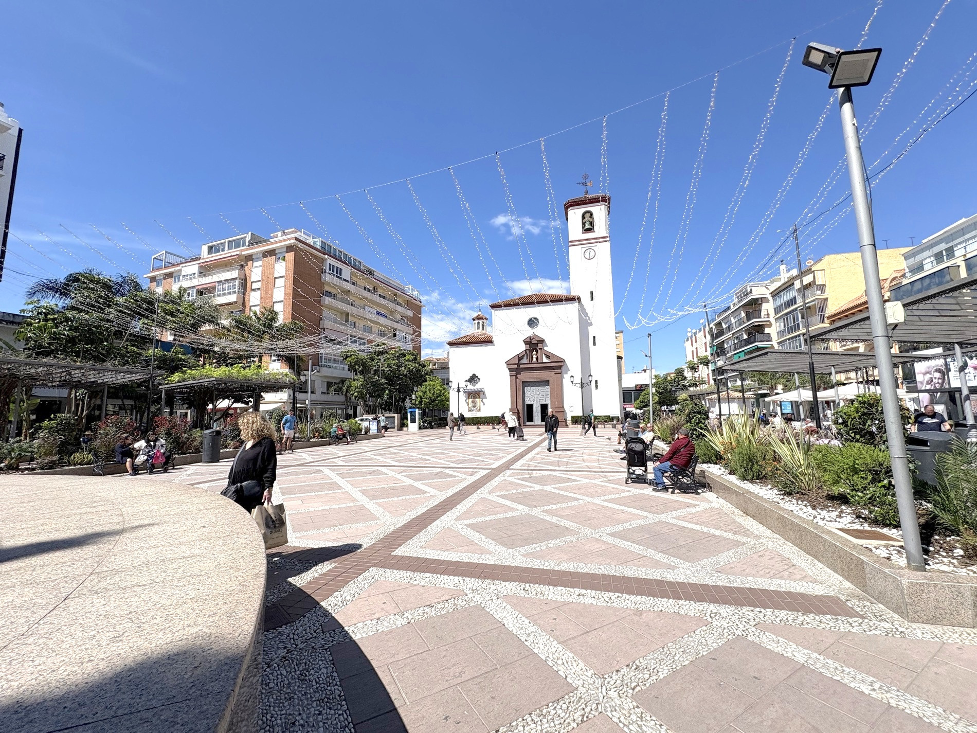 2 Bedroom Apartment in Fuengirola - Photo 24