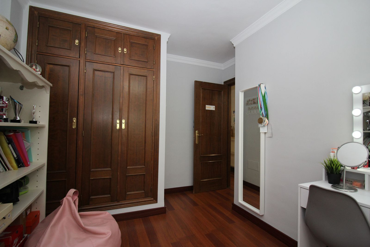 4 Bedroom Townhouse in Coín - Foto 25