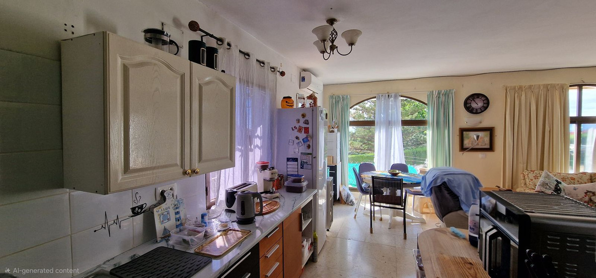 2 Bedroom Villa in Manilva - Photo 12