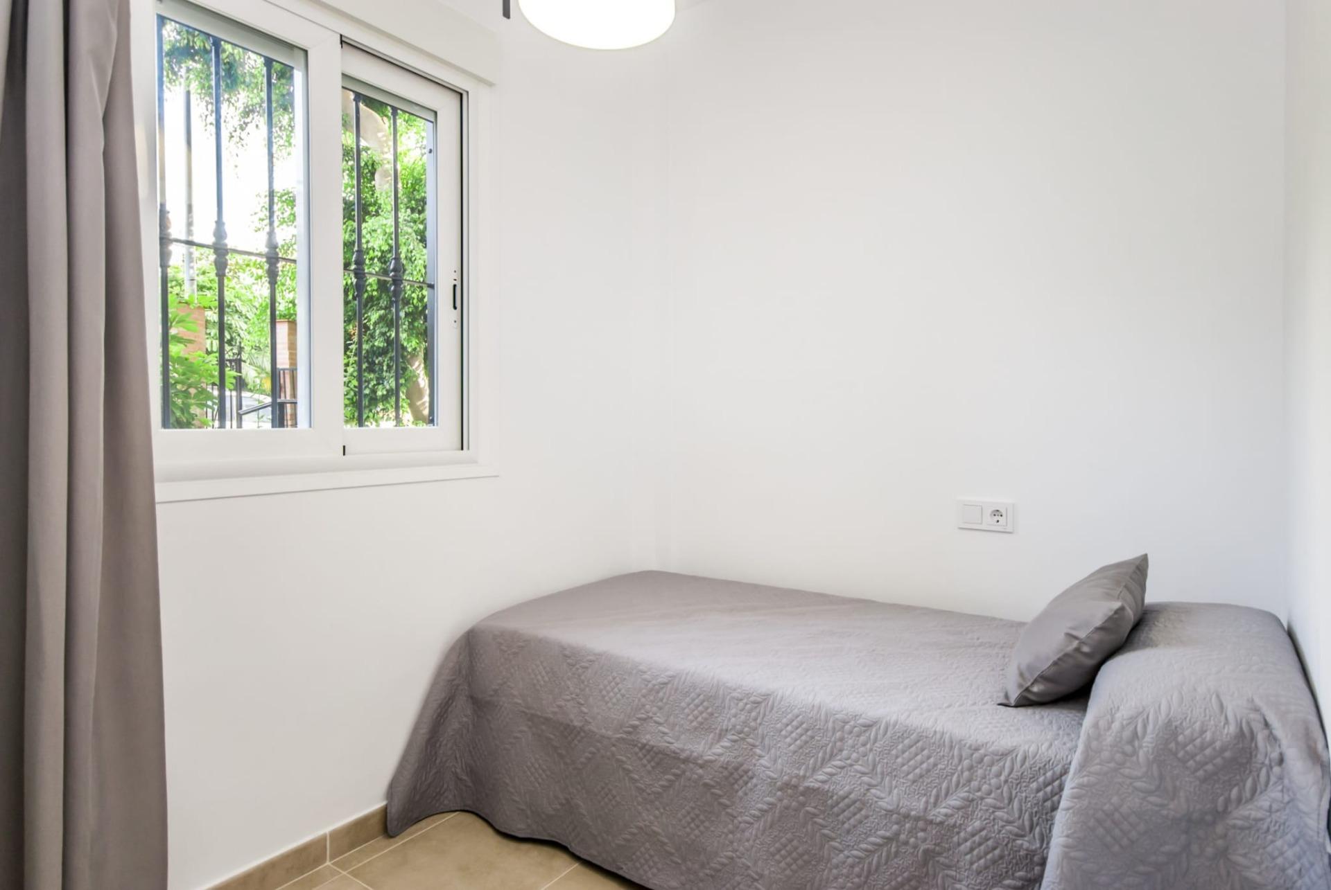 2 Bedroom Apartment in Fuengirola - Photo 21