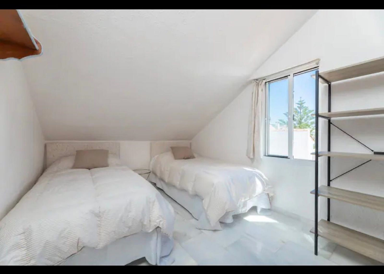 4 Bedroom Villa in Marbella - Photo 11