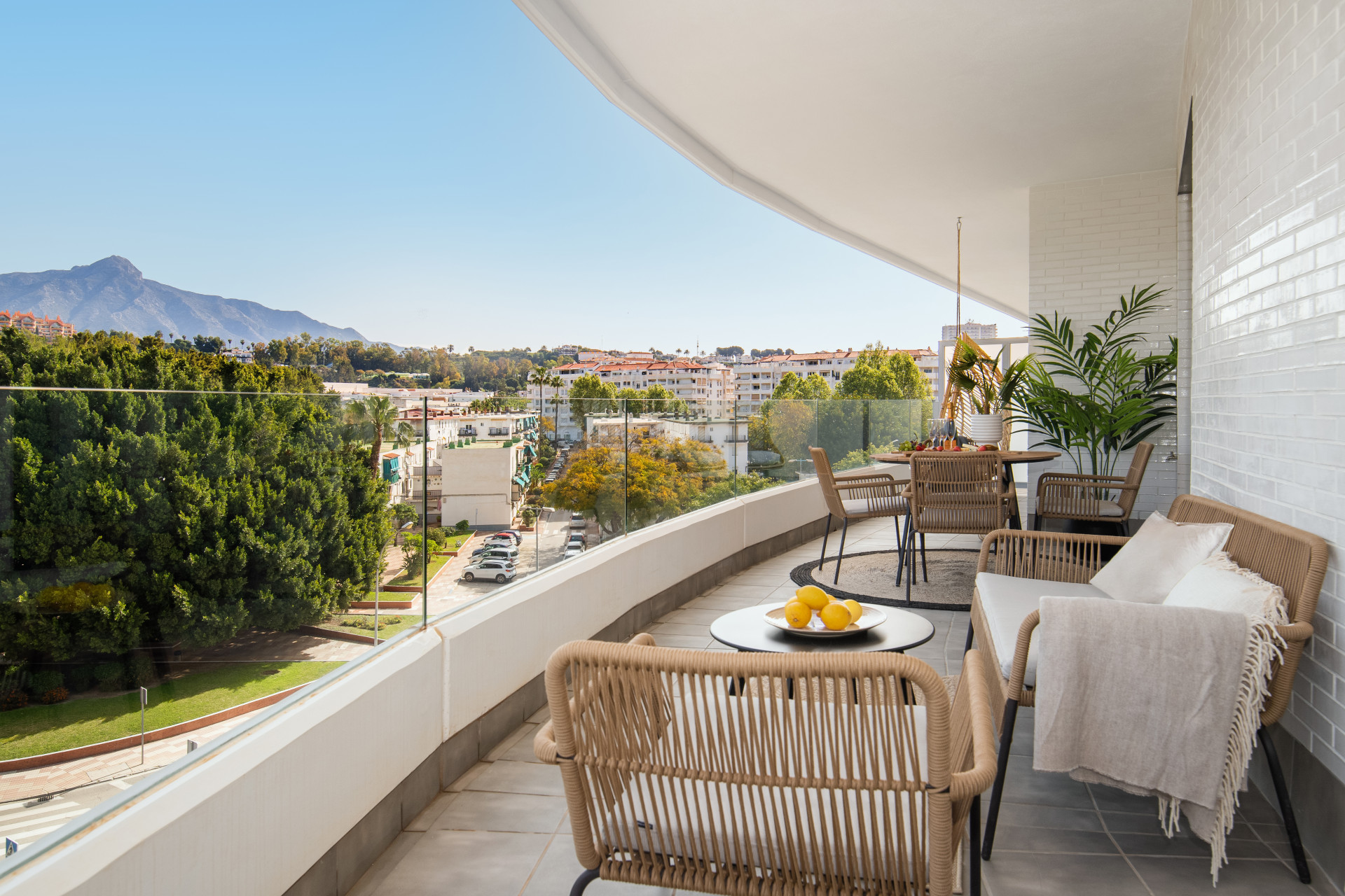 2 Bedroom Apartment in Marbella - Photo 24