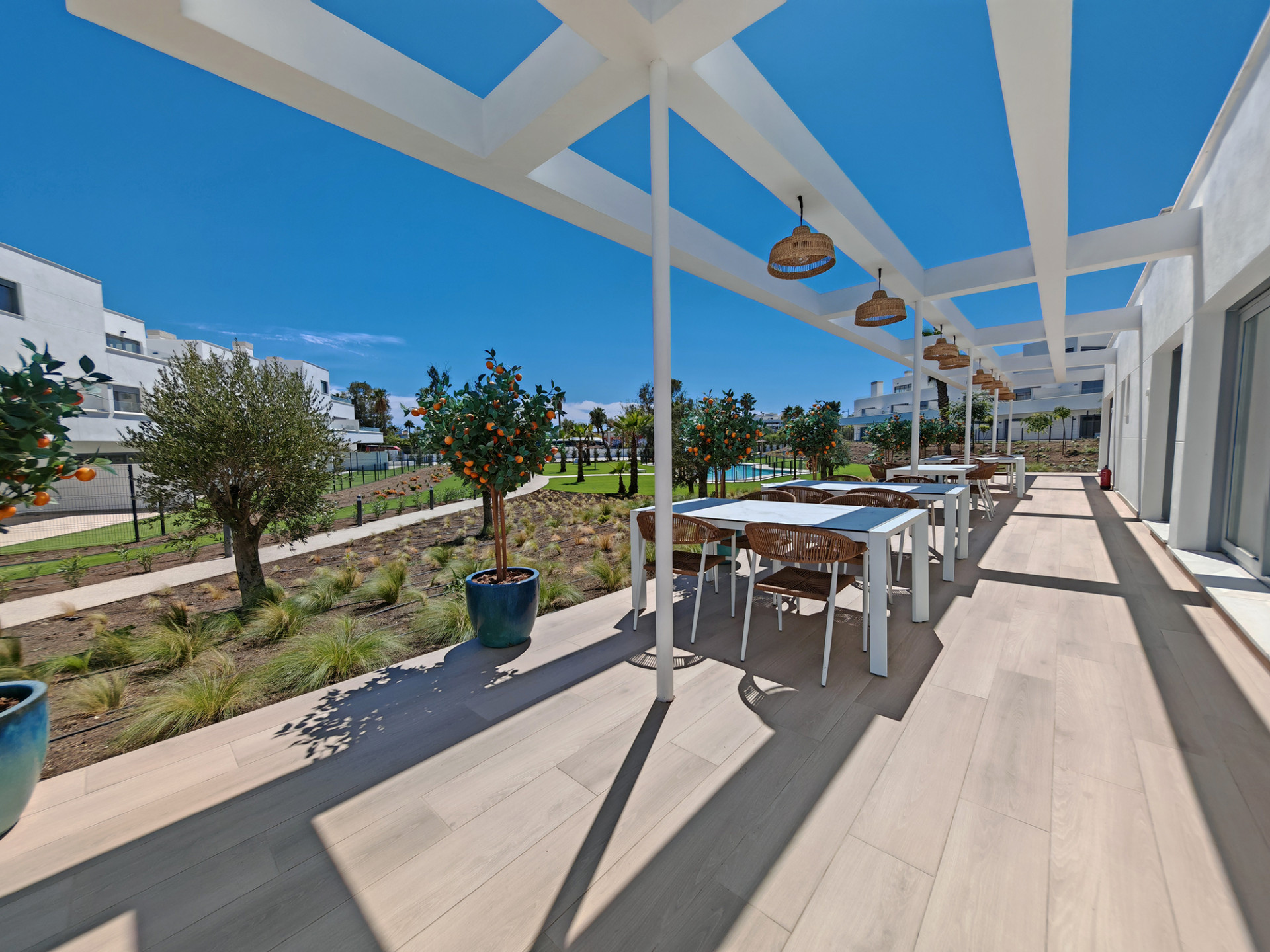 2 Bedroom Apartment in Estepona - Photo 15