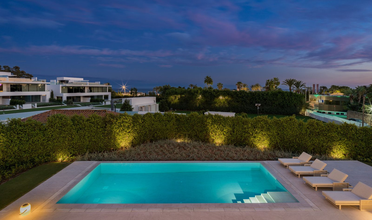 5 Bedroom Villa in Marbella - Photo 16