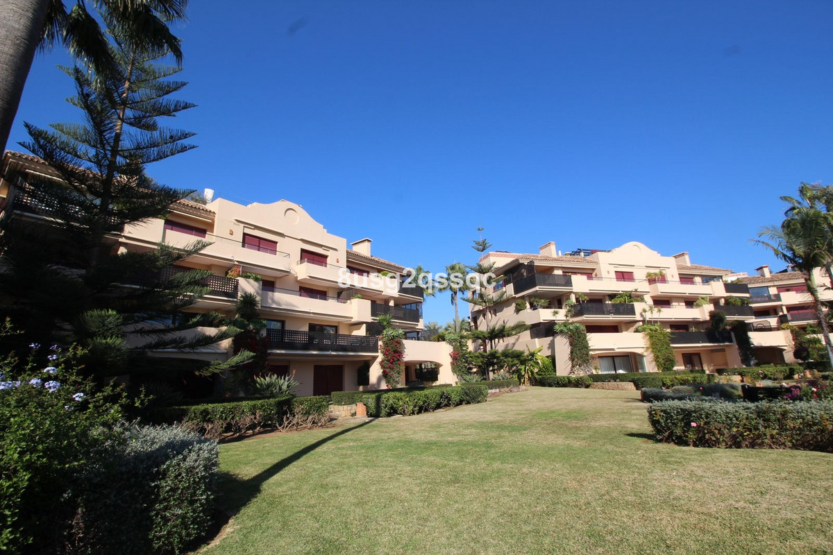 3 Bedroom Penthouse in Estepona - Photo 46