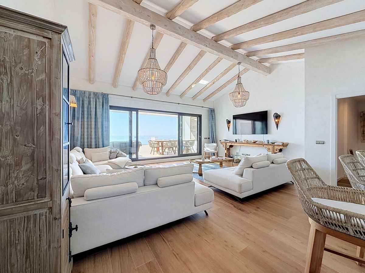 4 Bedroom Penthouse in La Alcaidesa - Photo 7