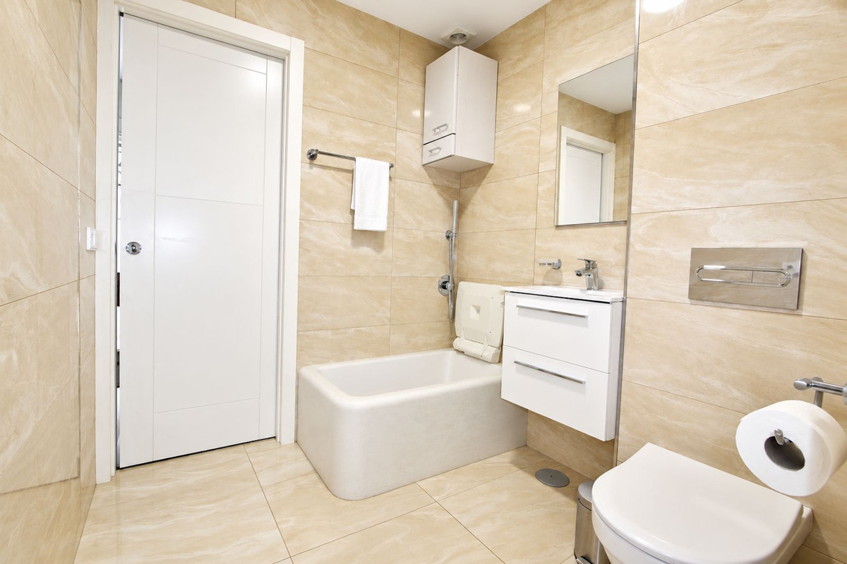 3 Bedroom Villa in Marbella - Photo 18