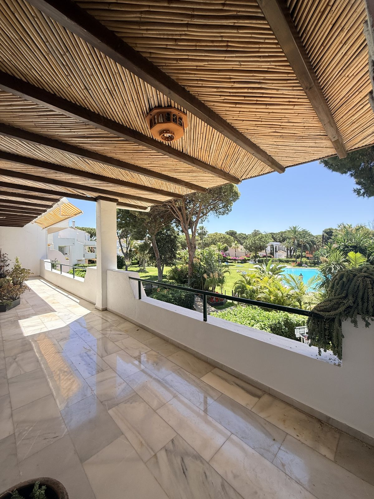 3 Bedroom Apartment in Estepona - Foto 30