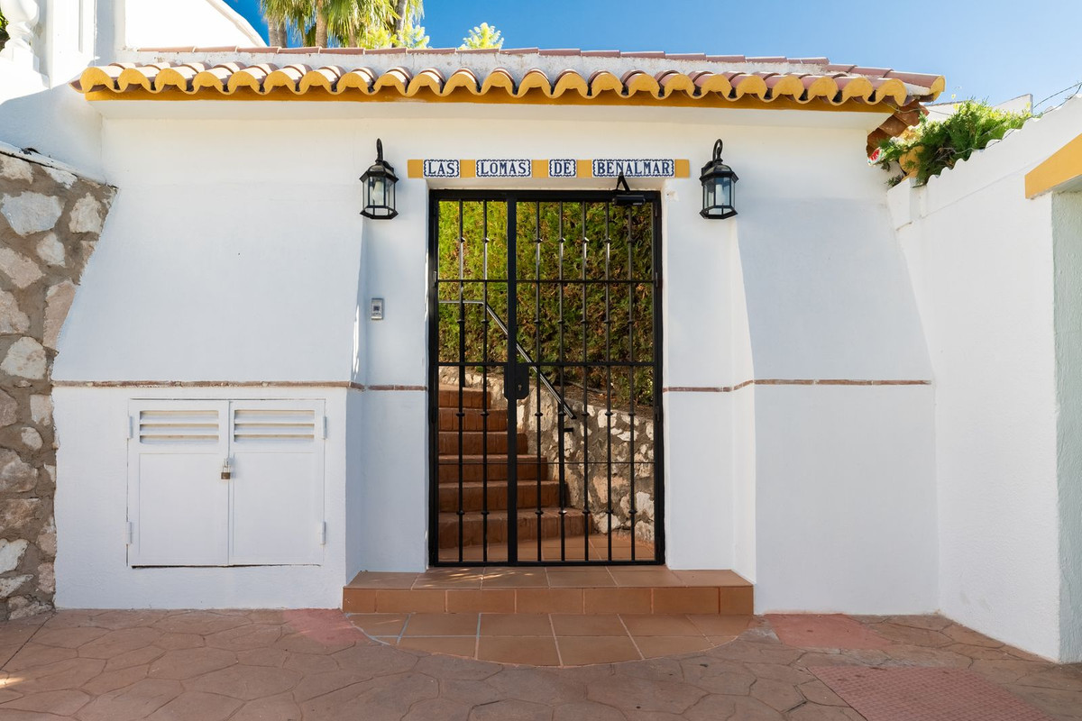 1 Bedroom Apartment in Benalmádena - Photo 17