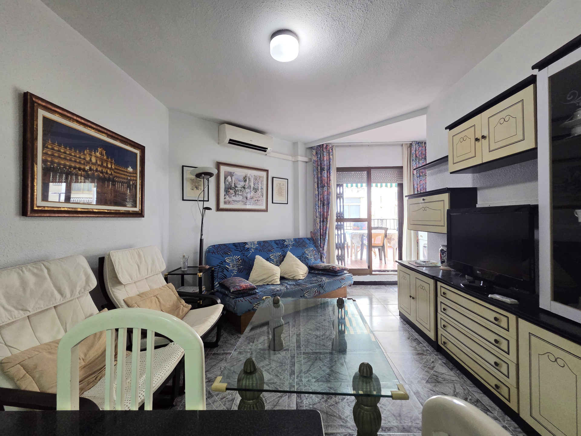 1 Bedroom Apartment in Marbella - Photo 2