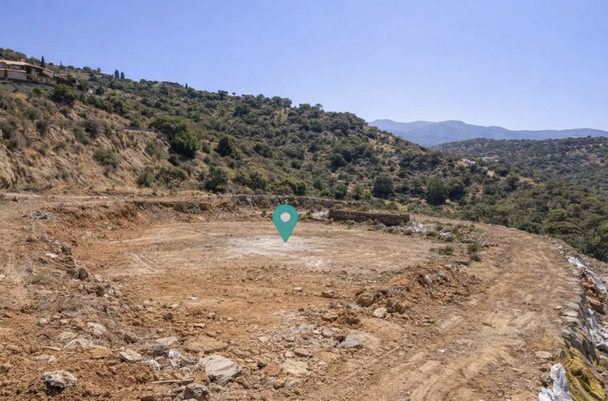 15,643 m² Plot in Benahavís - Photo 4